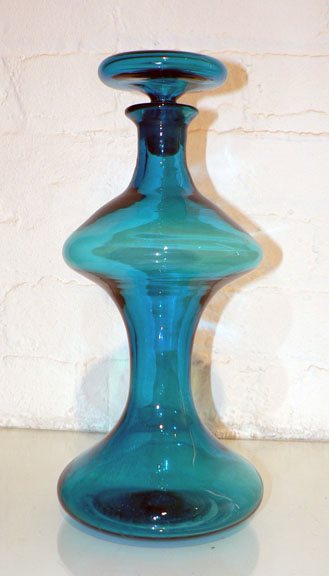 Ocean Blue Decanter (flat knob stopper) by  