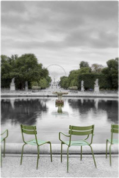 Paris Tuileries Fountain by Alan Blaustein